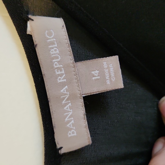 Size 14 LBD front banana republic - Picture 3 of 6